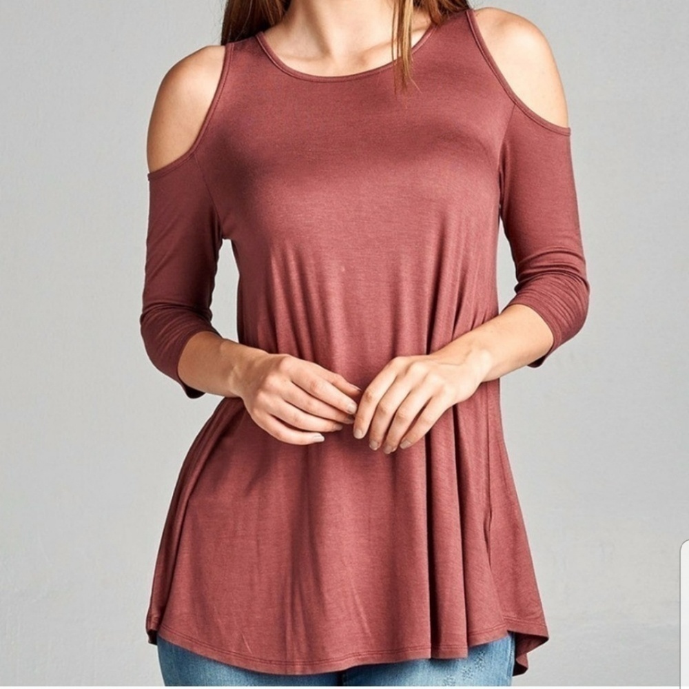 NWT Rust Cold Shoulder 3/4 Sleeve Swing Top
